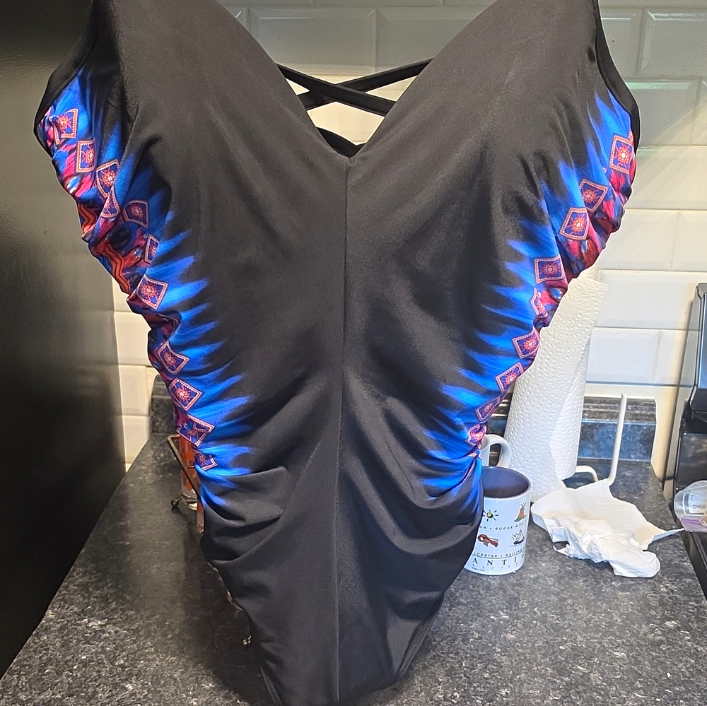 NWOT Miraclesuit Casablanca Temptation 1-Piece Swimsuit Tummy Control Black 18DD